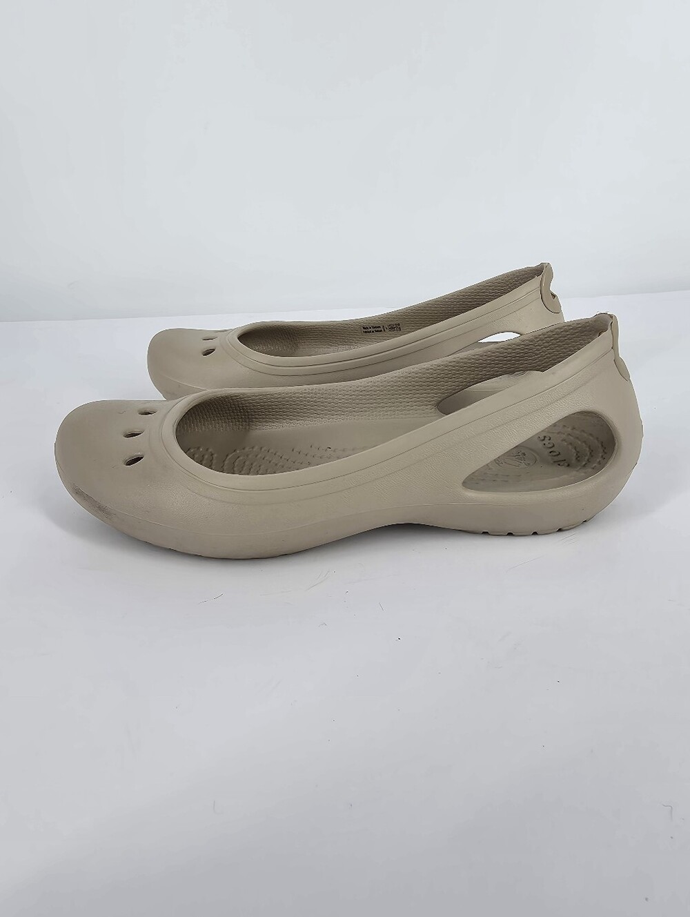 Crocs Kadee Ballet Flats Size W4 Khaki Tan Slip On Comfort Breathable Shoes